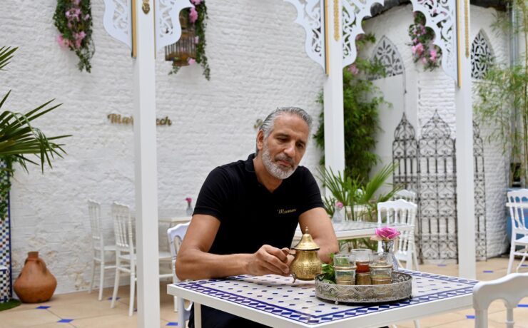 Fakrdin Redouane in zijn riad in de Hoogstraat