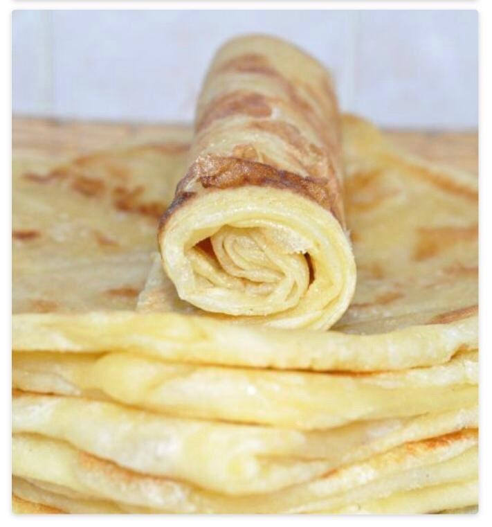Versgebakken Msemen pannenkoek met honing en boter, Marokkaanse specialiteit